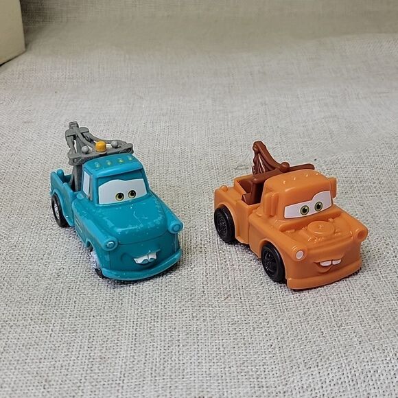 Disney Pixar Tow Mater, Cars, Christmas stocking,3 Book, 3 vehicles - Picture 7 of 10
